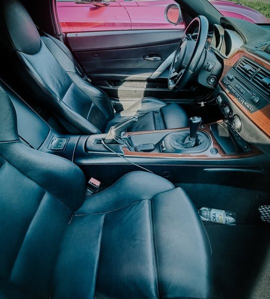 салон BMW Z4 M