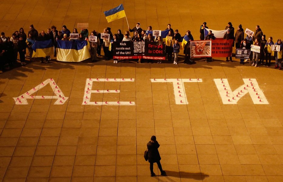 Акция в память о погибших а Драмтеатре, прошедшая в Праге