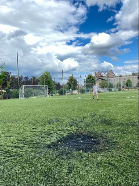 футбольное поле, обстрел, война в украине, спортивные объекты