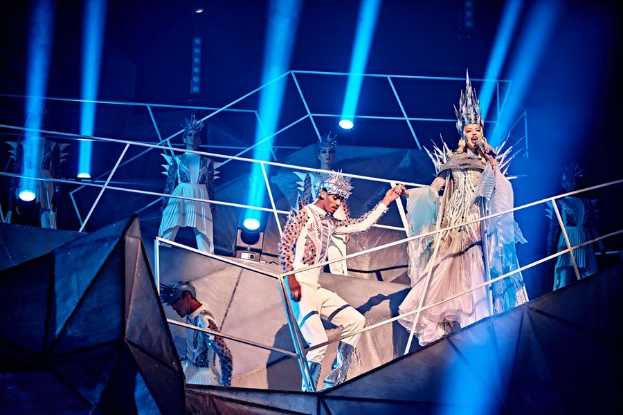 оля полякова, "Нова Cнігова королева", новогоднее шоу, новогоднее представление, шоу во дворце украина, дворец украина, мюзикл снежная королева, украинский мюзикл, новый год