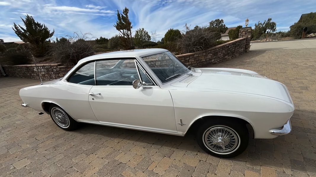 Chevrolet Corvair Monza не ездил с 1970 года
