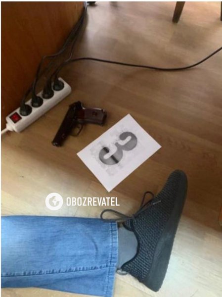 СБУ, Бакаев, пистолет