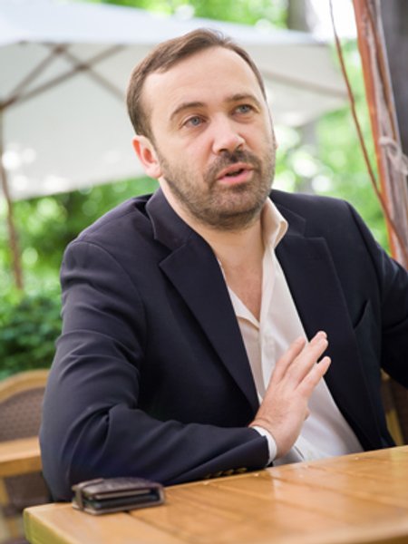 

Илья Пономарев: "Война для инвесторов — лишь дополнительная возможность поторговаться. Непонятное правительство — вот что хуже, чем война. Люди хотят видеть у элиты если не конкретный план, то хотя бы честное желание развивать страну. И то, что они этого пока не увидели, конечно, минус"
