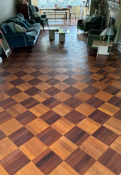 Пара нашла клад, старый пол, паркет стоит 32 тысячи долларов, супруги из Великобритании, ремонт в доме