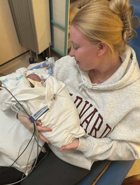 Дівчина втратила доньку