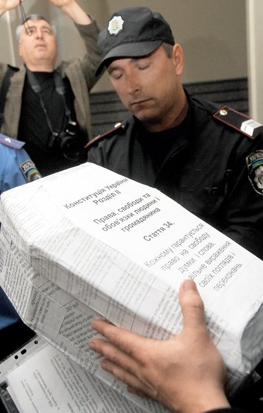 демократия, свобода слова, цензура, закон о дезинформации, СМИ