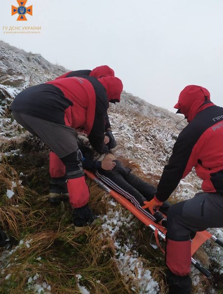 Карпати, Говерла, ДСНС, турист, сніг