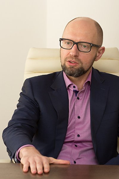 

Арсений Яценюк: "Президент должен осознавать, что парламент — не подразделение Администрации президента, а Кабинет министров — не ее хозяйственное управление"
