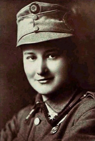 офицер Елена Степанив