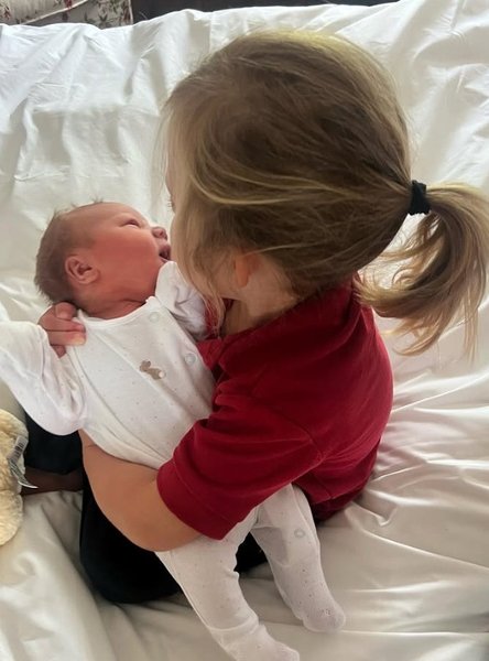 Жена Бориса Джонсона показала дочерей Роми и Попс