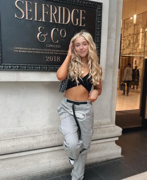 Амі Шарліз стала зіркою соціальних мереж, дівчина покинула школу і стала мільйонеркою, курйозні історії, цікавинки