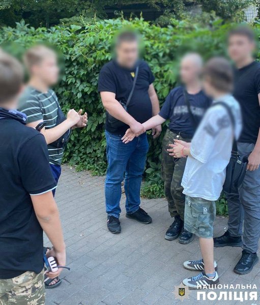 Напад на іноземця, напад у супермаркеті, хулігани, хуліганство, газовий балончик, Київ, новини Києва