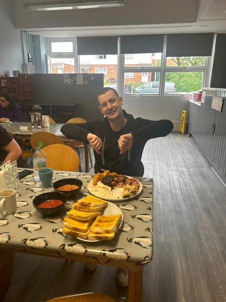 Курьез в Британии, черендж, испытание, завтрак, соревнование, смешное соревнование, испытание едой