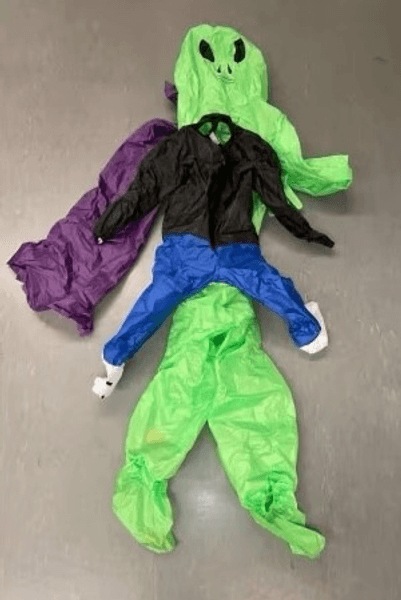 Костюм інопланетянина знайшли вдома у злочинця