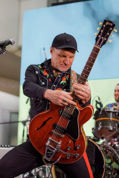 Олег Скрипка о звании Заслуженного артиста Украины, Олег Скрипка о Клавдии Петровне, Олег Скрипка об Артеме Пивоварове