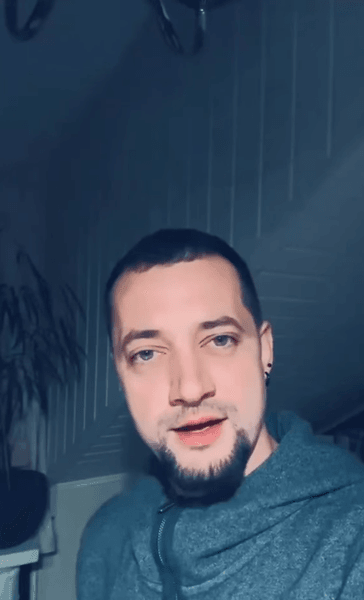 Співак Стас Шурінс