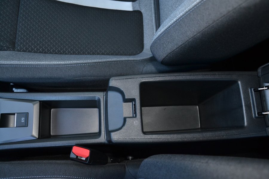 Бокс в подлокотнике небольшой