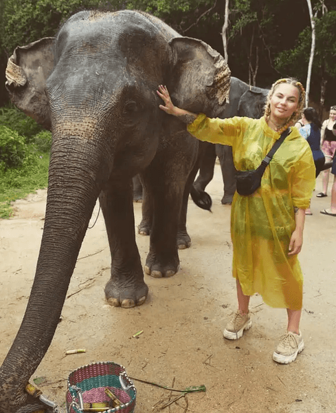 Женщина сбила машиной своего парня, приревновала парня, убила парня, судебное расследование, суд, вечеринка, фото с другой девушкой