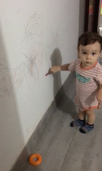 Дете рисува по стените, може ли да бъде забранено и какви последствия ще има това, опитът на самотната майка Адиана Пеня Гарсия от Перу, творчеството на децата, реализацията на таланта в децата