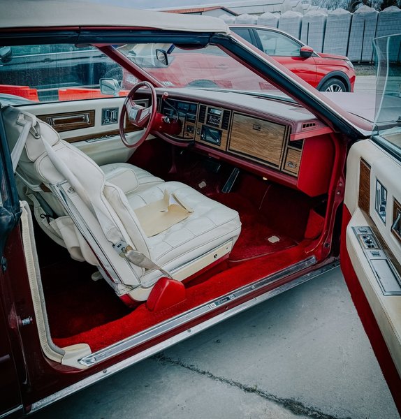 салон Cadillac Eldorado