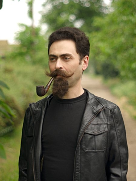 

Борис Яворский: "Когда первая обезьяна взяла в руки палку, она сразу же огрела по голове другую обезьяну. Если вы думаете, что она перед этим решила добыть палкой еду, вы оптимист"
