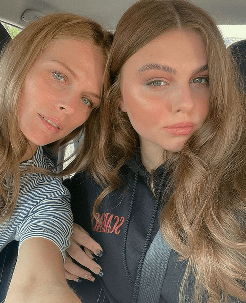 Ольга Фреймут, Злата Мітчелл