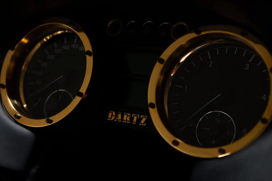 Прилади прикрашені золотими обідками