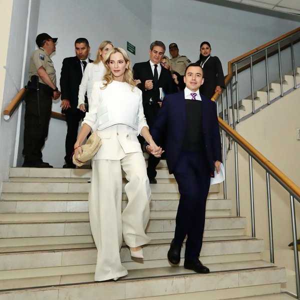 Даниэль Нобоа, эквадор, Лавиния Валбонези