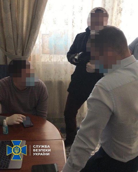 СБУ провела обыск в кабинете и по месту жительства высокого чиновника
