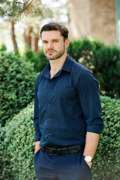 Руслан Мирошниченко мелодрама "Две сестры"