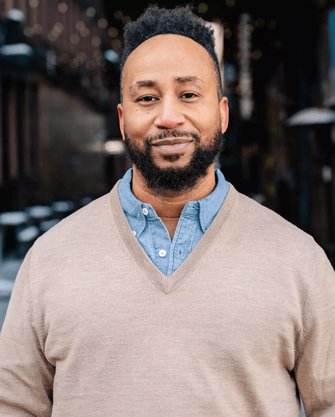 Женщина спустя годы о сестре, сестры, сводные сестры, семья отца, начали расследование, поиск сестры, родственница, парень искал мать, потерял мать