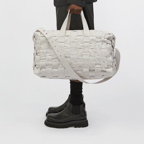 модная сумка, белая сумка, тренд сезона, тренд 2022, тренды осени, женская сумка