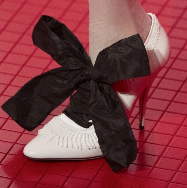 мікротренд банти Valentino