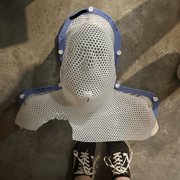 Женщина нашла жуткую маску, маска для больных раком, страшная маска, нашли маску, маска для онкобольных