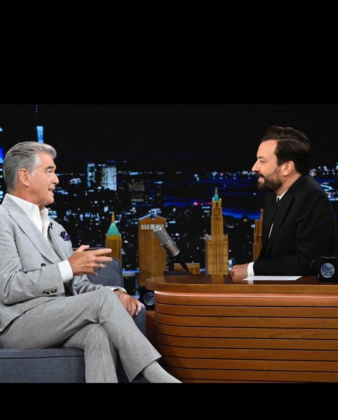 пирс броснан, бэтмен, вечернее шоу, тим бертон, глупая шутка