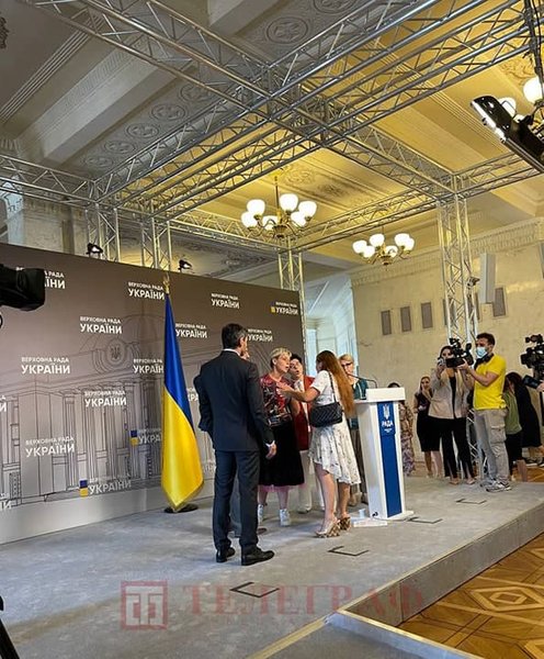 Ирма Крат, Никита Потураев, Крат напала на Потураева