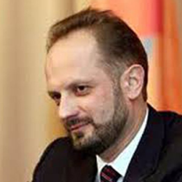 
Роман Безсмертный
о желании Путина переписать украинскую Конституцию
