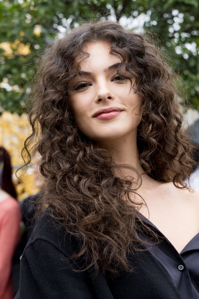 Дева Кассель