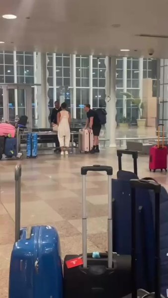 Туристы в аэропорту