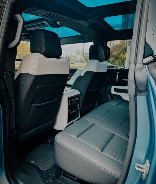 Салон GMC Hummer Ev Салон GMC Hummer