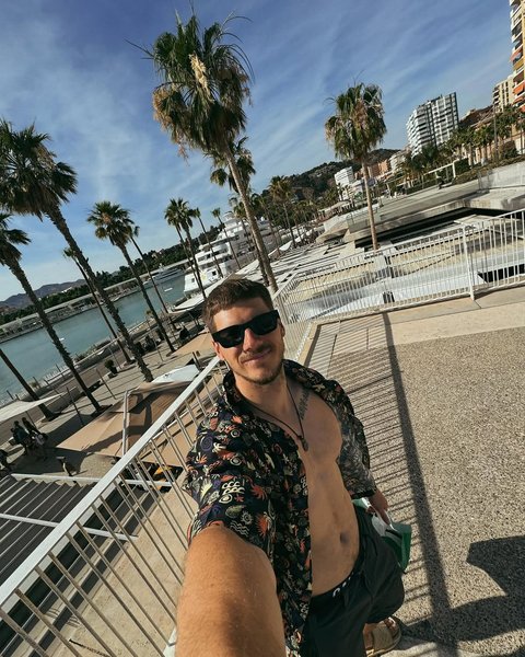 Волошин уехал