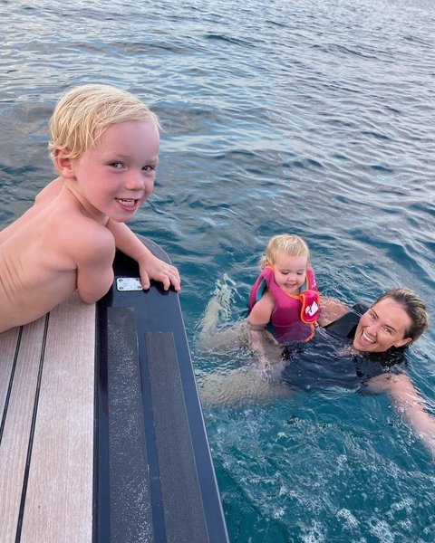 Конор МакГрегор, Ди Девлин