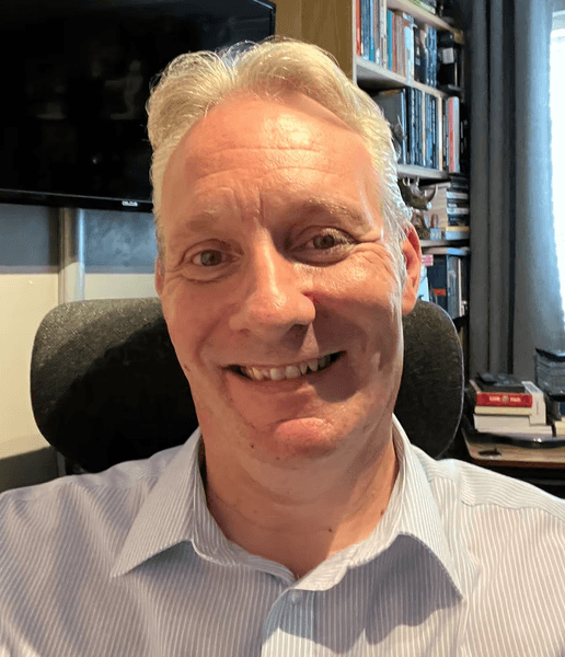 Женщину похитили инопланетяне, пришельцы, встреча с инопланетянами, похожи на динозавров, подняли в воздух, парила над мостом, людей похищали пришельцы