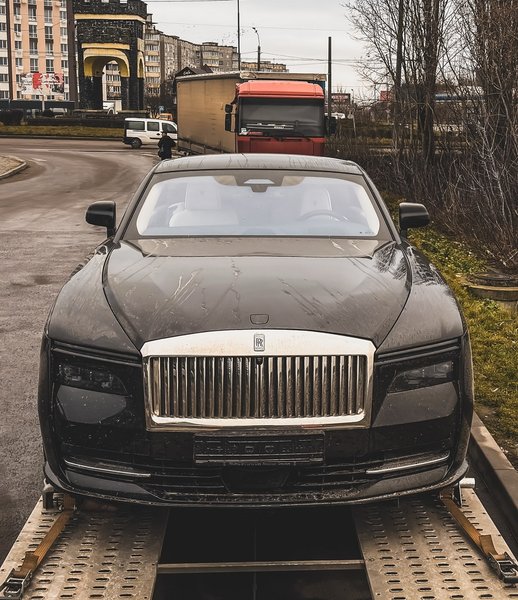 новый Rolls-Royce Spectre