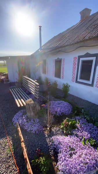 Хата в селі