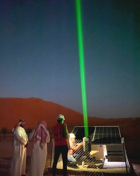 Лазерный маяк в пустыне Нафуд в Саудовской Аравии