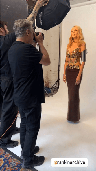 Оля Полякова на съемке в Лондоне