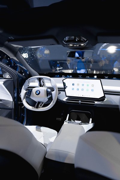Салон BMW iX3