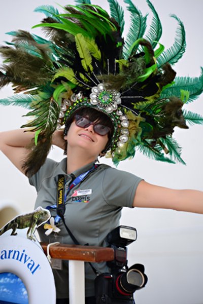 

Анастасия Гудзь: "Когда люди отказываются фотографироваться, я им говорю: "Нет фото — нет мороженого!" И они сразу соглашаются"
