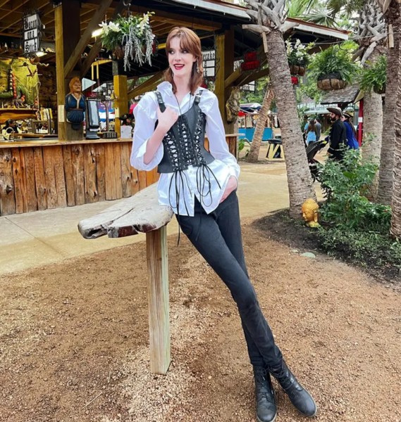 Книга рекордов Гиннеса, девушка с самыми длинными в мире ногами, Маси Куррин, титулы, внешность, рекорды, курьезы, фото, США